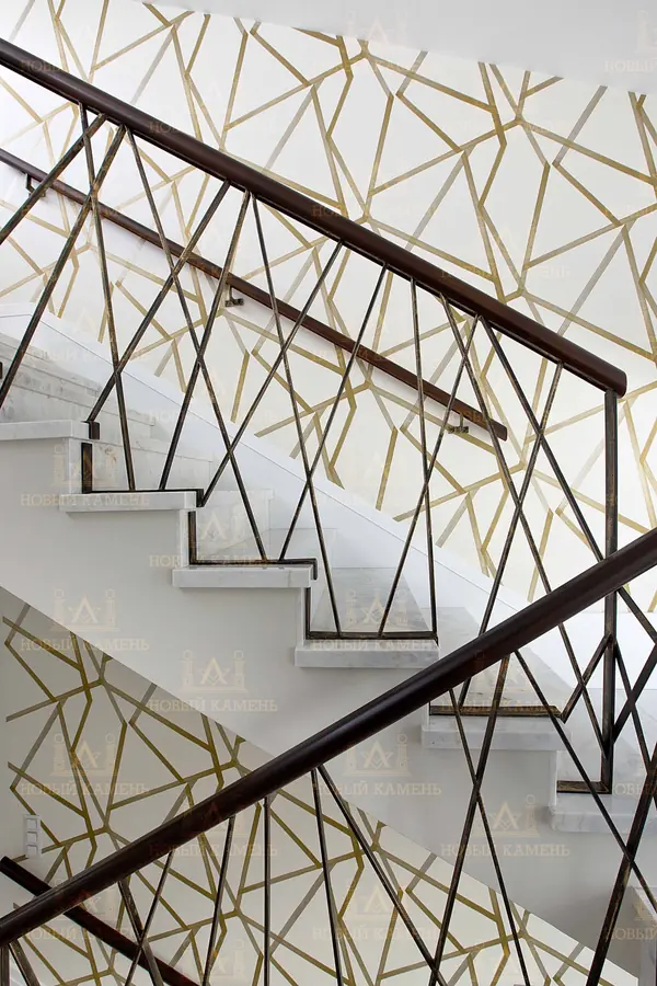 Лестница из мрамора