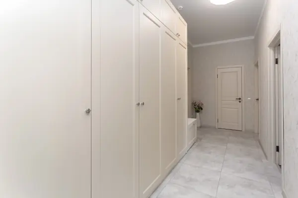 Прихожая в стиле современная классика