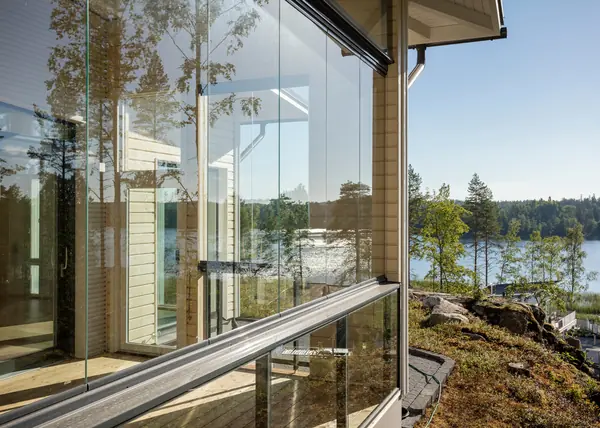 Дом у озера