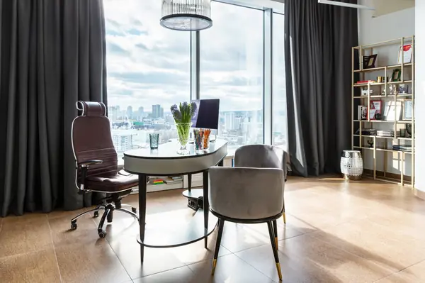 Кабинет красивого босса