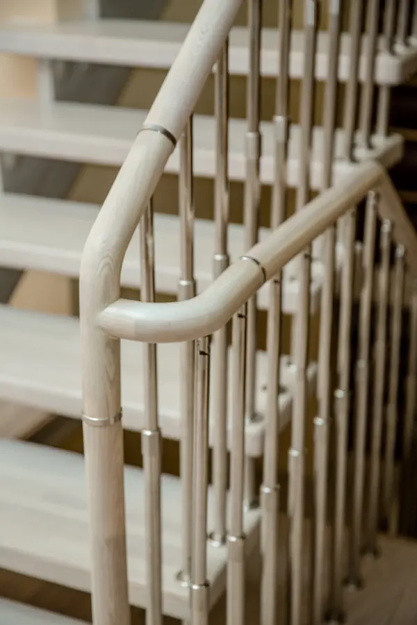 Лестницы на больцах