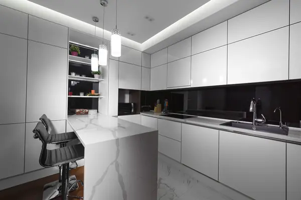 Минимализм-хай-тек