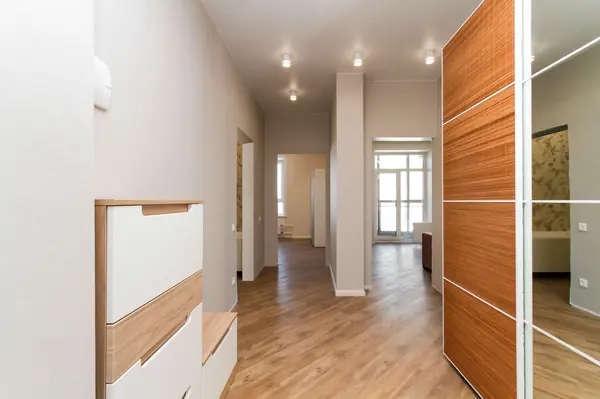 Коридор в 3х-комнатной квартире | 74м2 в ЖК Маковского