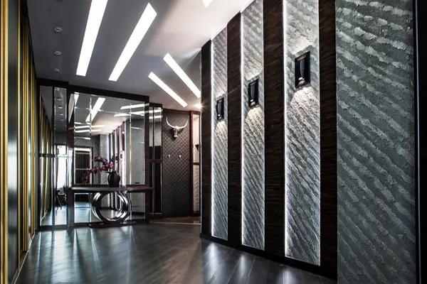 Реализованный интерьер квартиры "Брутальный лоск"