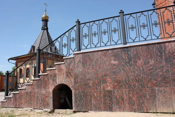 Иконостас в храме Пирогово.Московская область.