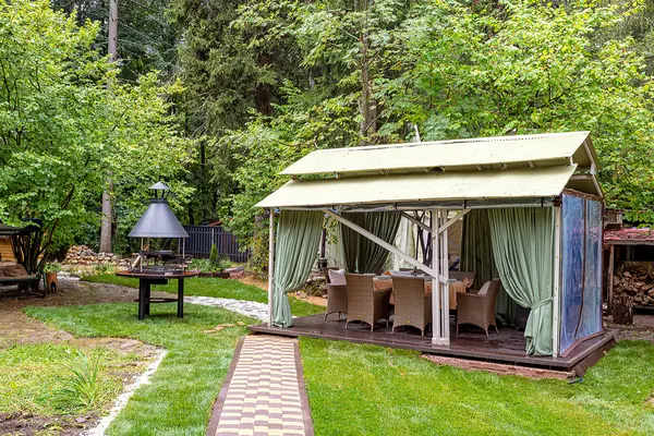 Декорирование беседки и участка Людмилы Хитяевой. "На дачу! С Наташей Барбье"