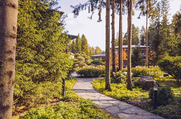 Архитектурное Решение в Пейзажном Стиле