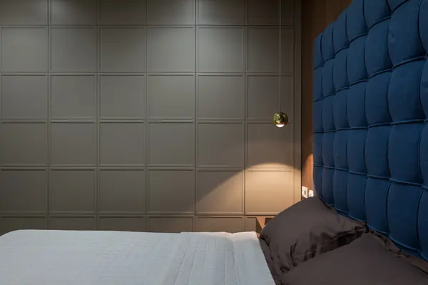 Город вверх ногами