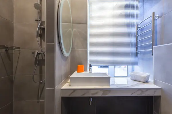 Столешницы для ванной из керамогранита под мрамор