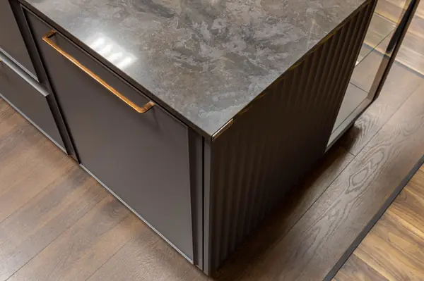 Кухня. Doorus. Vicostone Amadeus