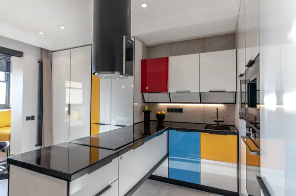 ЗАНИМАТЕЛЬНАЯ ГЕОМЕТРИЯ