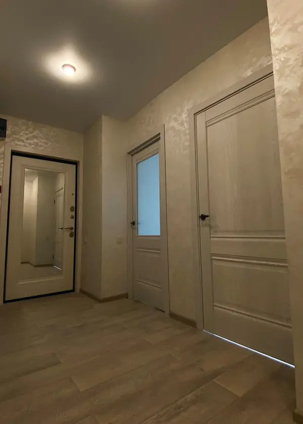 Коридор с видом на прихожую