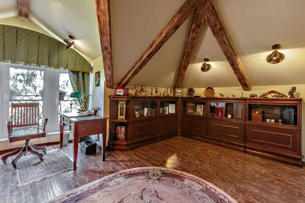 Английское чаепитие (Дом в поселке Зеленый мыс)