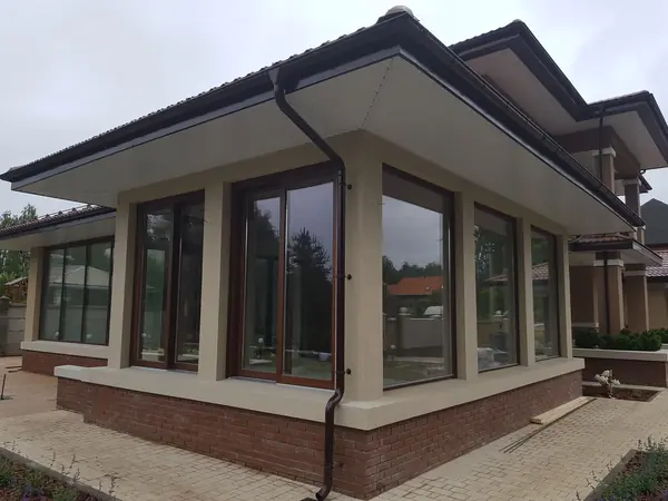 Раздвижные двери и окна. Параллельно-сдвижная оконная и дверная система.