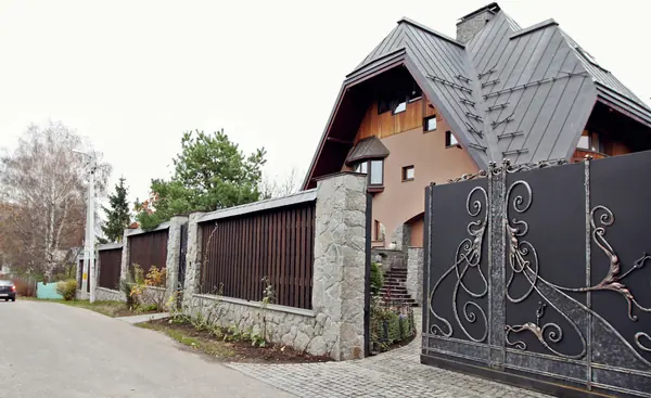 High house whith pool