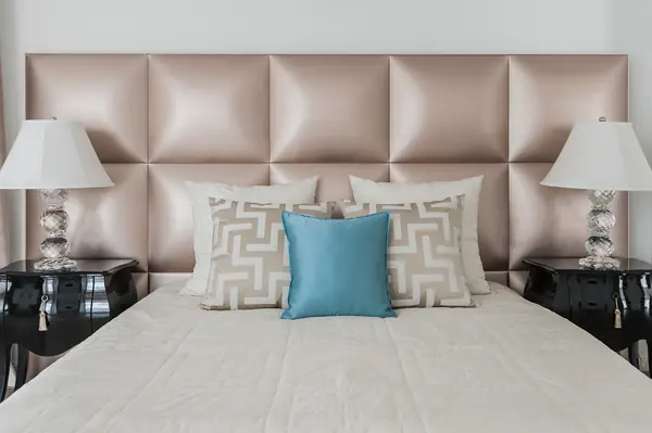 Дом с лошадиным бюстом