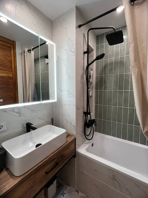 Трехкомнатная квартира в с природными оттенками