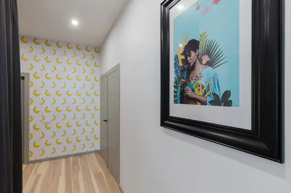 Тропическая медь на Стремянной улице