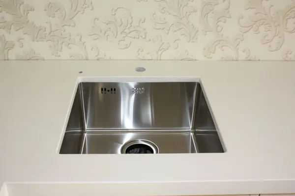 Кухонная столешница из кварцевого агломерата Radianz т.40мм