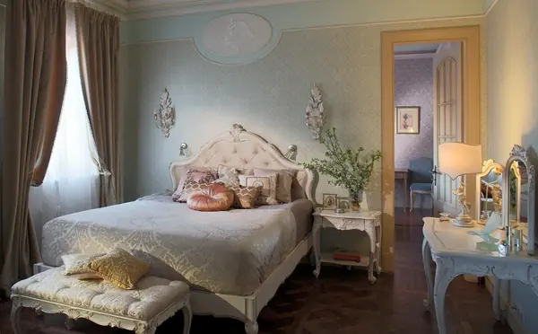 Дом у большой воды