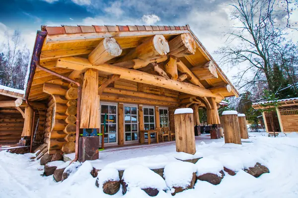 Элитный деревянный дом из красного канадского кедра "Москва"