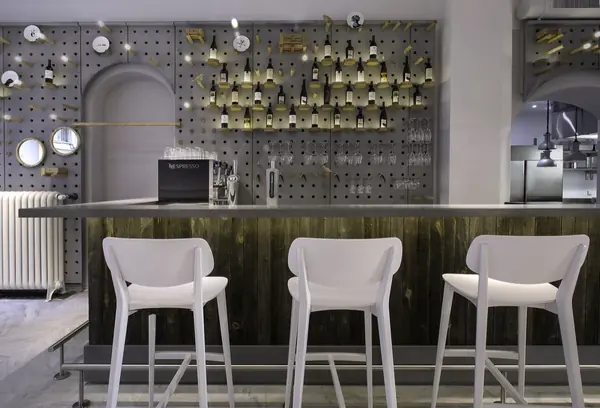 Интерьер кафе "Cafe Tres"