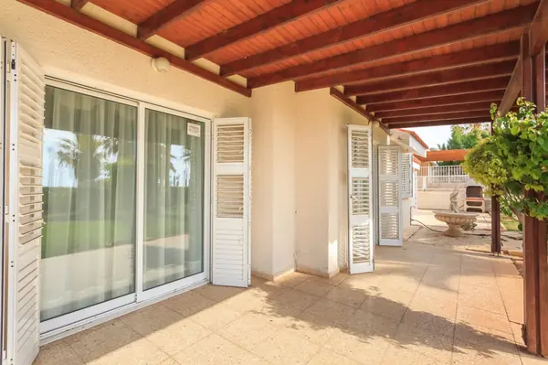 Вилла на берегу моря Кипр, Пафос