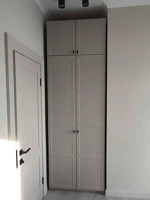 Распашные шкафы