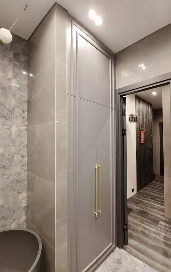 Шкаф в санузел под стиральную машину.