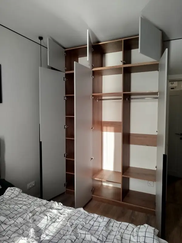 Распашные шкафы