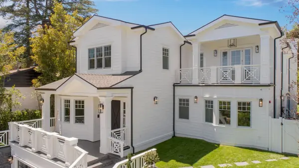 Дом в стиле Кейпкод на Шерман Оакс