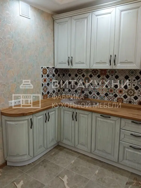 Красивая классическая кухня