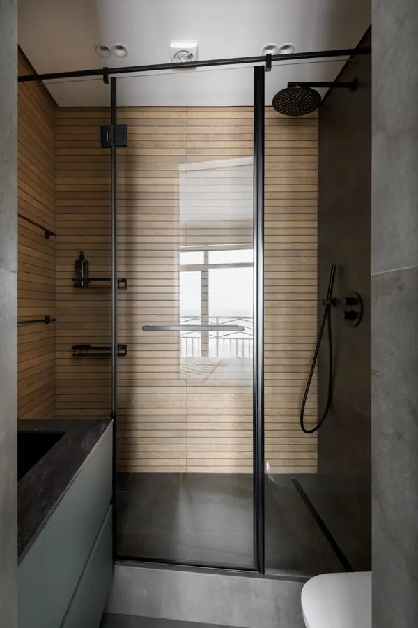 Брутальная трехкомнатная квартира 90 кв.м. с видом на реку