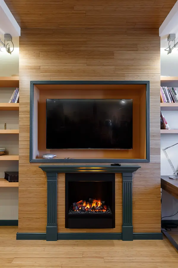 "Вокруг зеркальной колонны"