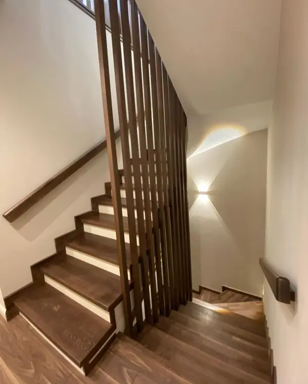 Лестницу Елены в кп Академия парк