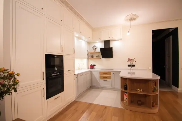 Бело-серая кухня в Москве