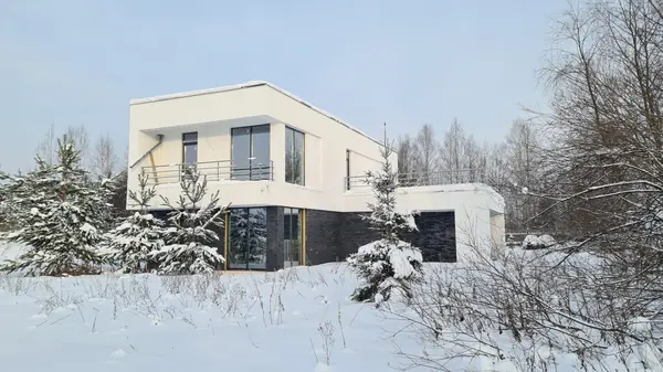 Modern house 150/185+50