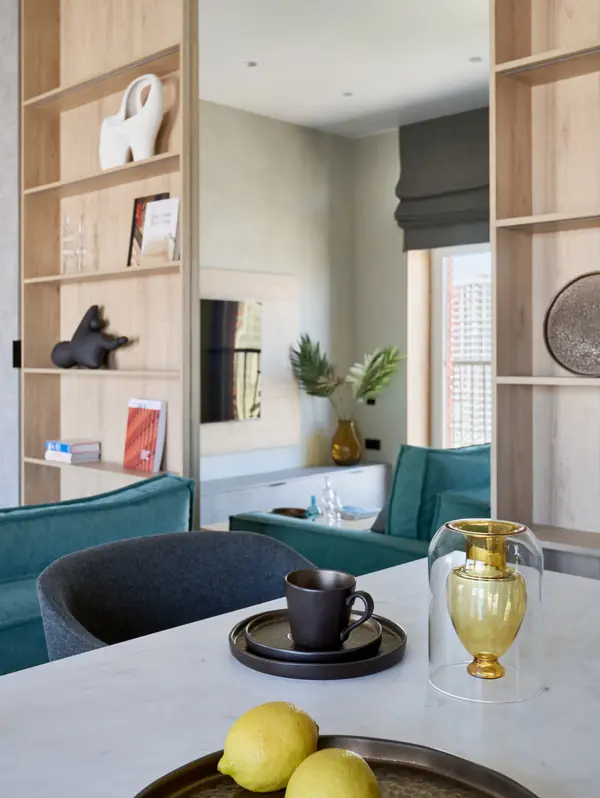 Светлая двухкомнатная квартира 60 кв.м. с панорамными окнами