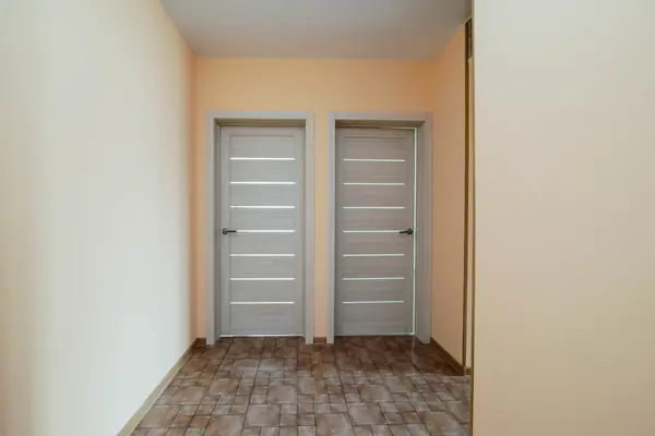 Ремонт прихожей в двухкомнатной квартире 3