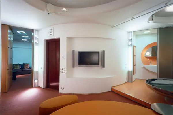 Квартира на проспекте Жукова: Спальня с ванной