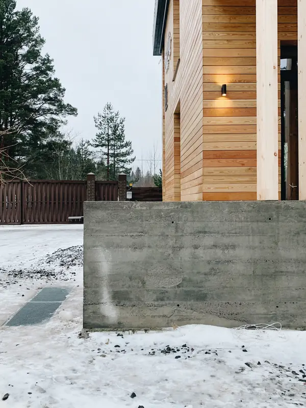 Здание Отеля Sorola Village на берегу Ладожского озера