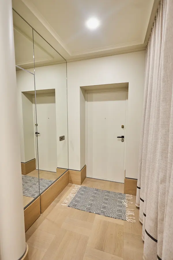 Кухня-столовая с завитком гюль