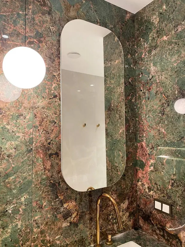 Зеркала в латунной раме