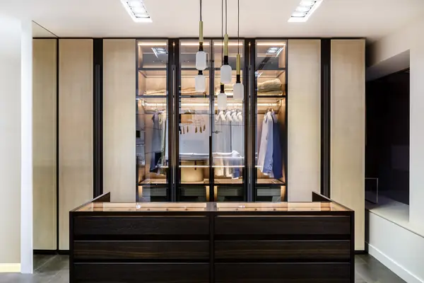 Giulia Novars, Москва. Смоленская, д.10