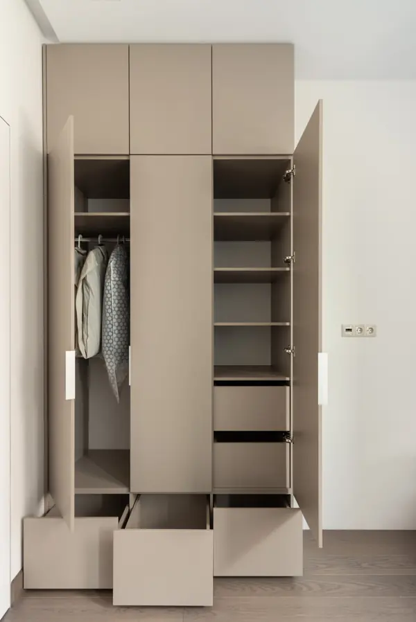 Шкаф в детскую