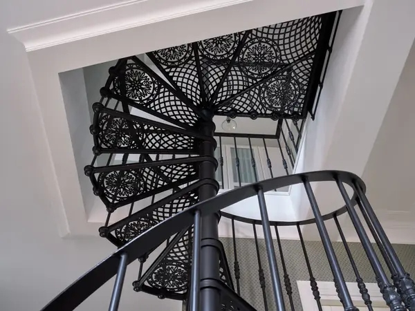 Серый элегантный