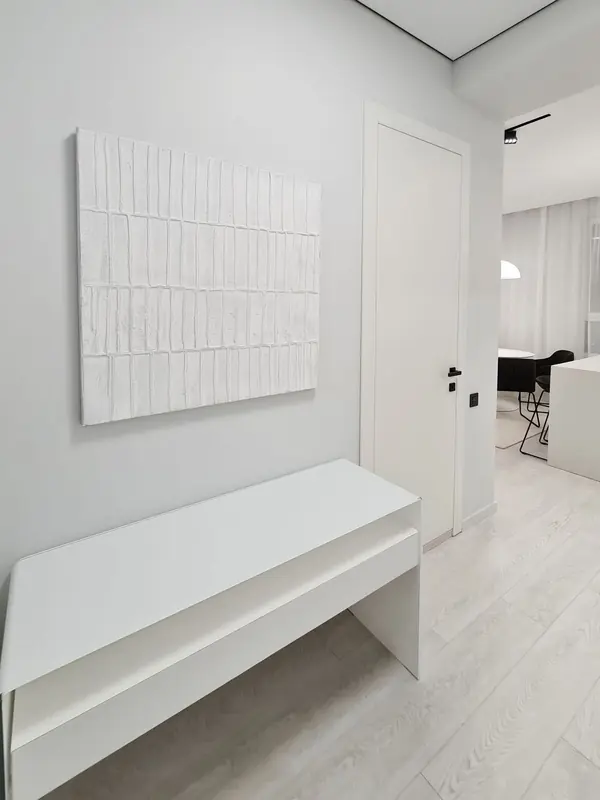 Белый минимализм - холл