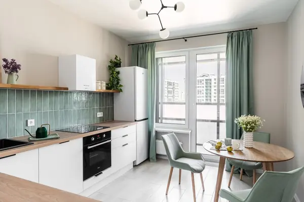 Аквилон Залив