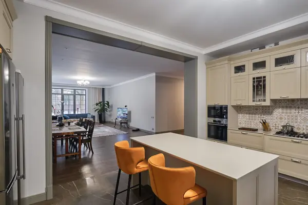 Кантри Ral 7030 в интерьере дома