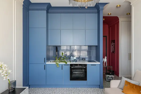 Цвет, неон и греческие богини - современная квартира 35 м² для блогера в Москве